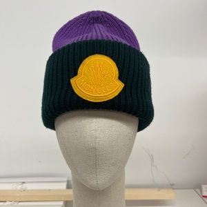 MONCLER GENIUS   2 Moncler 1952 Big Logo Beanie Hat In Purple/green